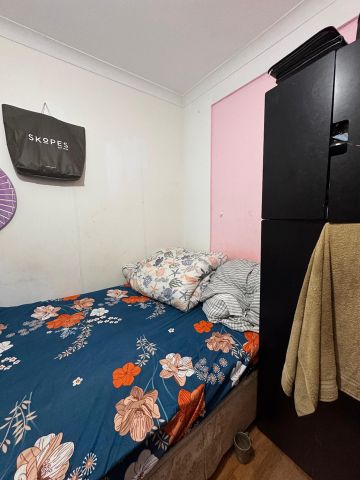 Room in a Shared House, Denbigh Road, E6 - Photo 4