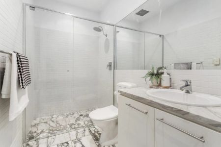 Executive Style 3 Bedroom Apartment Directly on the Beachfront - Photo 5