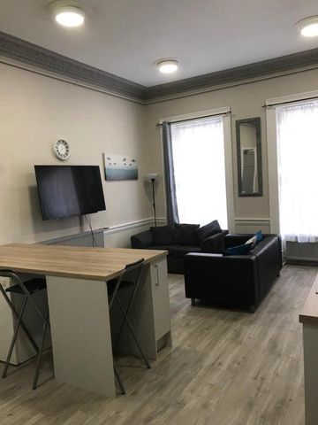 17 bedroom house share to rent - Photo 3