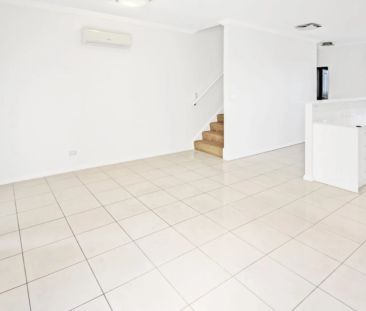 Beautifully presented 2 Bed + Study Townhouse in Prime Toongabbie l... - Photo 6