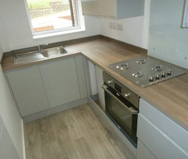 Town house to rent on - Photo 1