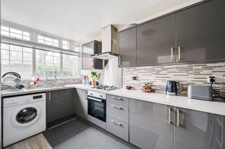 3 bedroom terraced house to rent - Photo 3