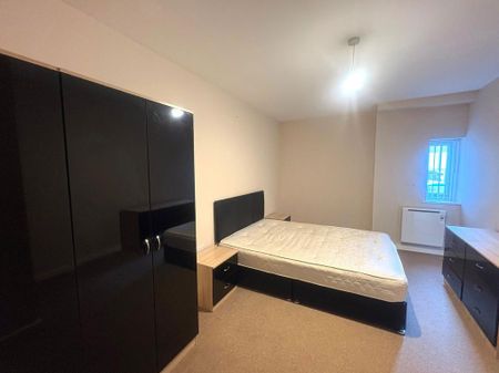 2 bedroom ground floor flat to rent - Photo 2