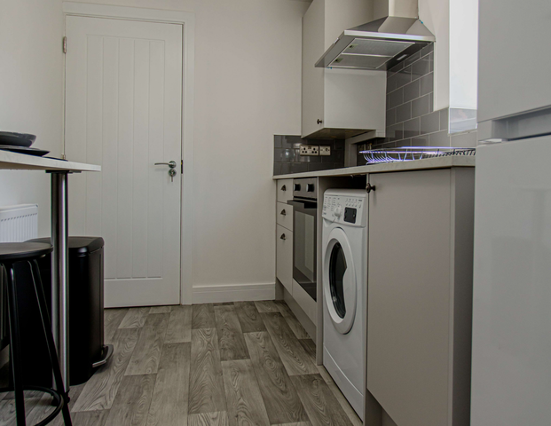 Calais Road Room 2 - Photo 1