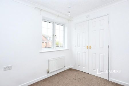 2 bedroom house to rent Woodrow Place, Spalding, Lincolnshire, PE11 - Photo 2