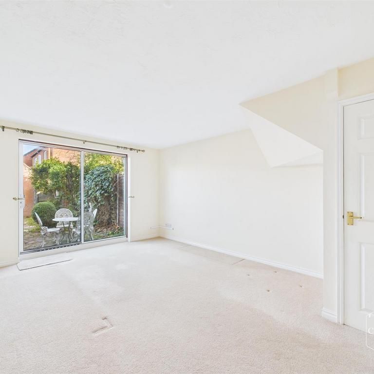 2 bedroom terraced house to rent - Photo 1