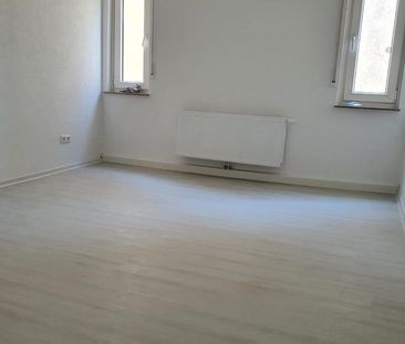 Modern, Helle sanierte 3-Zimmer-Wohnung mit EBK - Photo 1