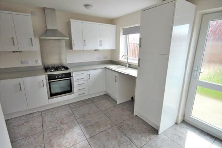 2 bedroom terraced house to rent - Photo 4