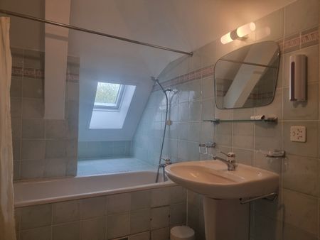 Appartement 4 pièces avec du cachet dans une villa à Bellevue de 120 m2. - Photo 3