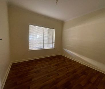 4 McIntosh Crescent, Brahma Lodge - Photo 2