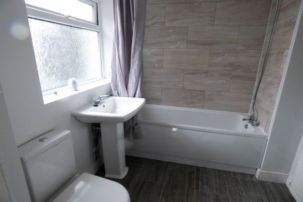 3 bed house to rent in Oak Street, Jarrow, NE32 - Photo 1