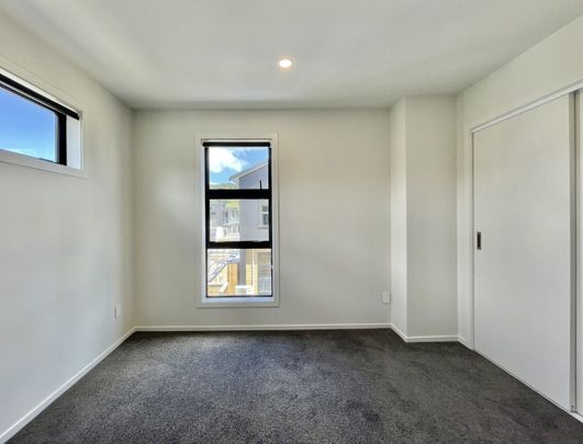 Modern 2-Bedroom Home in Wainuiomata - Photo 1