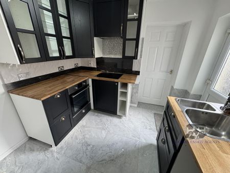 3 bedroom terraced house to rent - Photo 3