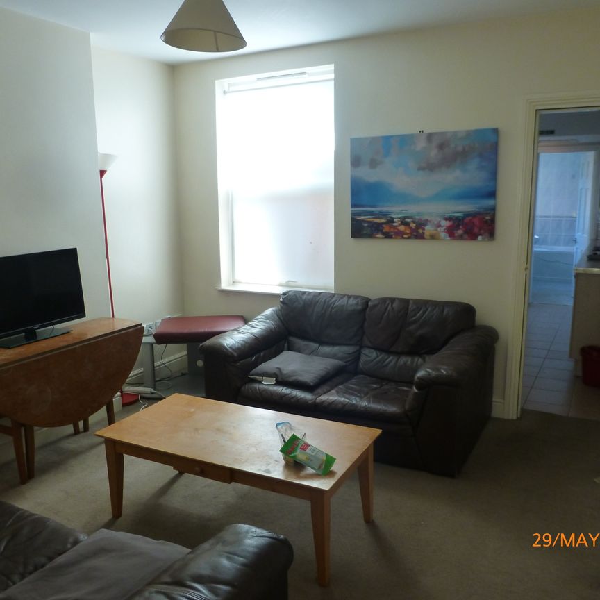 19 Harrow Road - Photo 1