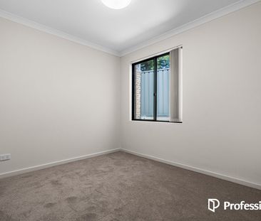 Modern Rear Villa with Convenient Living! - Photo 4