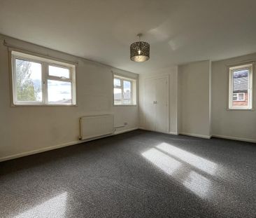 2 bedroom maisonette to rent - Photo 4
