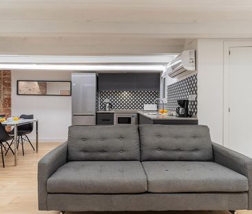 2 Bedroom Apartment in the Heart of Gràcia - Photo 2