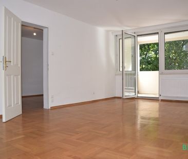 Großzügige, top renovierte Wohnung mit Loggia und Garagenplatz - Bl... - Foto 2