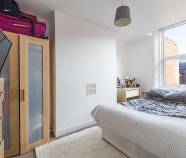 6 bedroom semi-detached house to rent - Photo 4