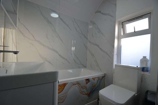 Orchard Way, Ashford, TW15 - Photo 1