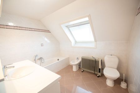 Ruim duplex appartement met terras en garage in centrum Zulte! - Photo 4