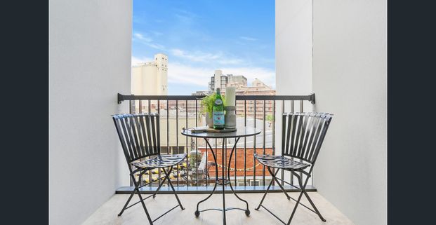 1BR + STUDY APARTMENT W/ PARKING + STORAGE CAGE - Photo 1