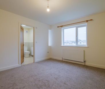 3 bedroom detached house to rent - Photo 2