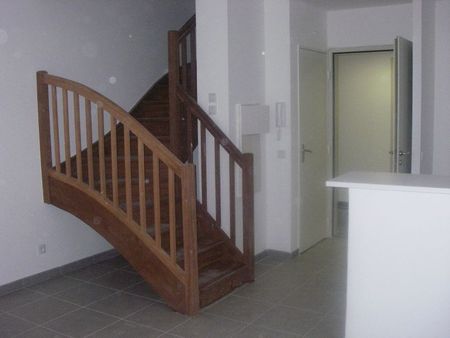 Location Appartement 2 pièces 40m² ST DENIS 97400 - Photo 4