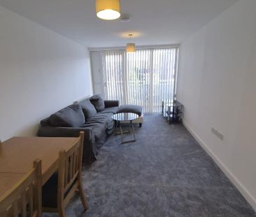 2 bedroom Flat to let - Photo 4