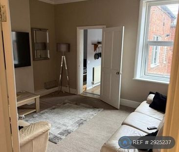 3 bedroom flat to rent - Photo 2