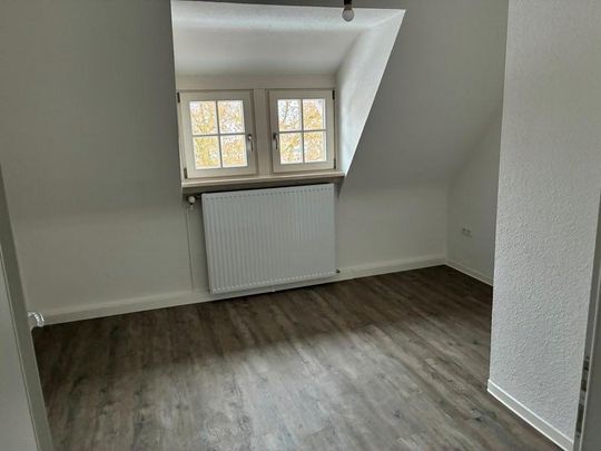 Wohn(t)raum mit Charme - 3-Zimmer-Wohnung im Dachgeschoss - Photo 1