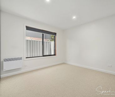 4/2 Griffiths Lane, LEGANA - Photo 2