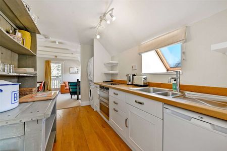 Bright and Spacious one bedroom apartment in Burford. - Photo 4