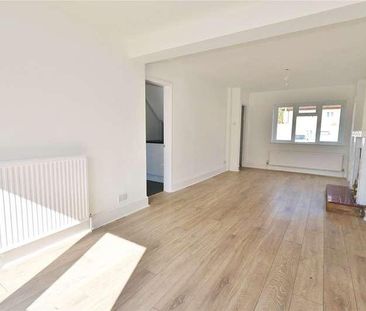 Oyster Lane, Byfleet, West Byfleet, Surrey, KT14 - Photo 1