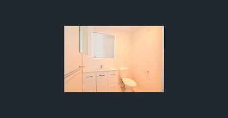 Convenience is key, walk to the city! - Photo 5