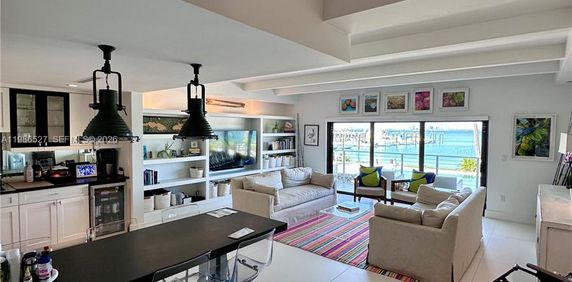 Miami, Appartement 3 Chambres - 201 m² en location - Photo 2