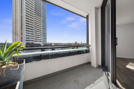 Resort-Style Living in the Heart of Parramatta - Photo 3