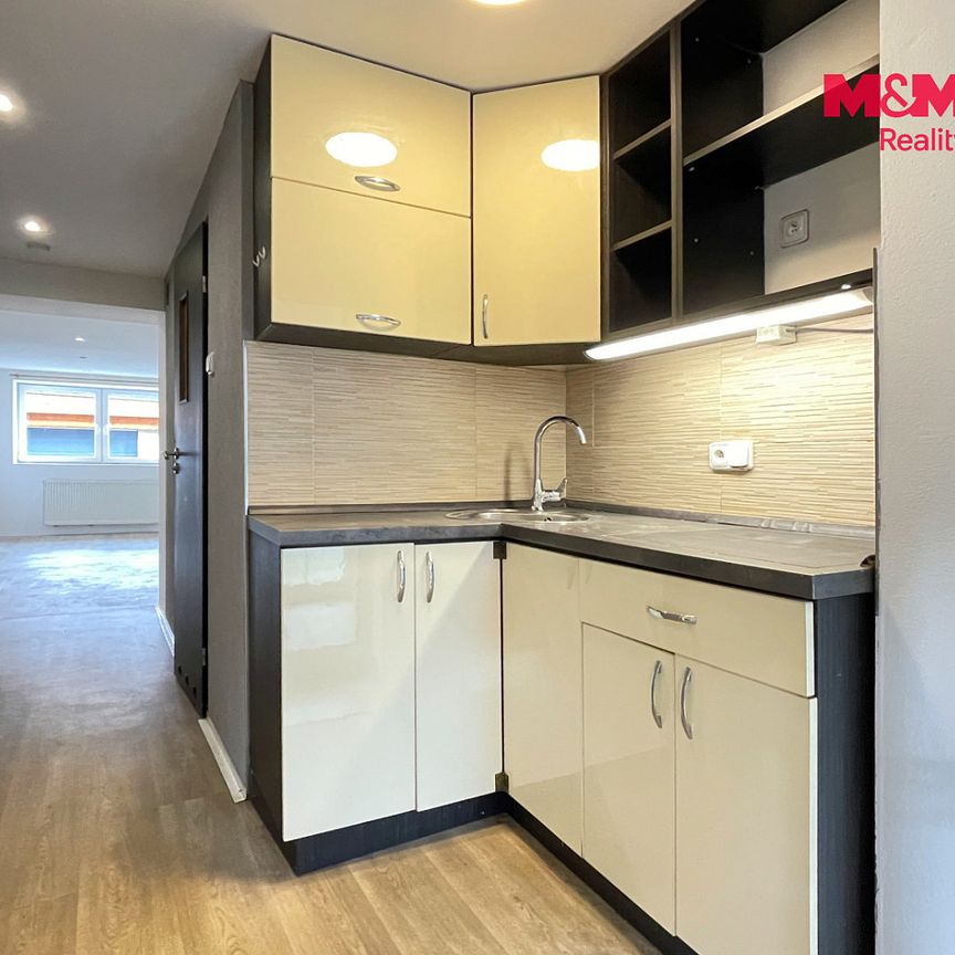 Pronájem bytu 2+1 70 m² - Photo 1