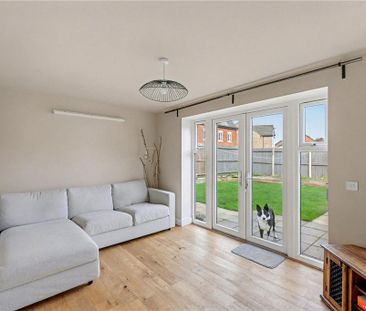 2 bedroom end of terrace house to rent - Photo 3