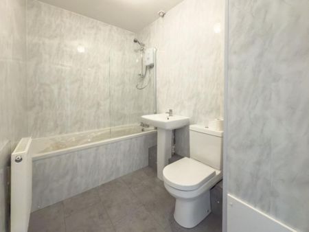 2 bedroom flat to rent - Photo 4