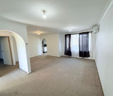 FAMILY HOME, IDEAL LOCATION, QUIET CUL-DE-SAC LIVNG - Photo 6