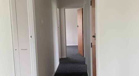 Great Location in Papatoetoe - Photo 3