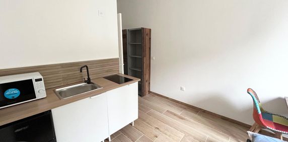 Location Appartement 1 pièce 16m² FAMARS 59300 - Photo 2