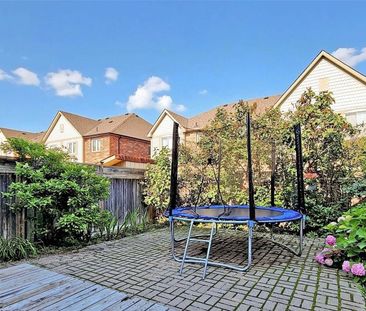 For Lease - 56 Collis Drive, Aurora, Ontario - Photo 2