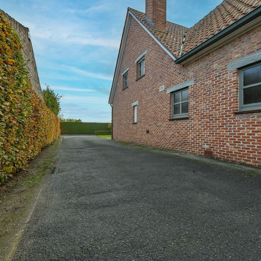 Ruime alleenstaande woning met vijf slaapkamers en grote tuin - Foto 1