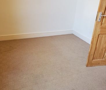 5 Bed Terraced House, Highbury Road, B14 - Photo 2