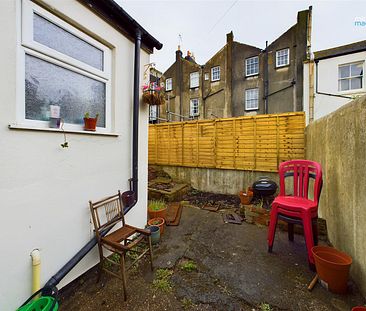 Two double bedroom terraced house inn the heart of the city centre. Offered to let un-furnished. Available 25th June 2024. - Photo 1