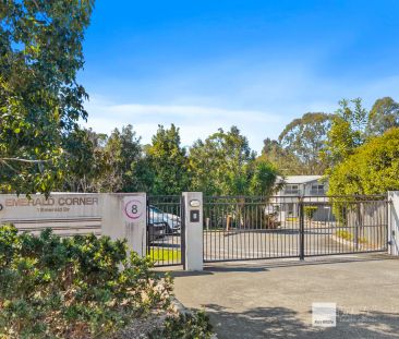 “Prime Location - 3 Bedroom Townhouse” - Photo 2