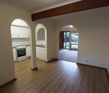 Spacious 2 bedroom townhouse in private garden setting - Photo 2