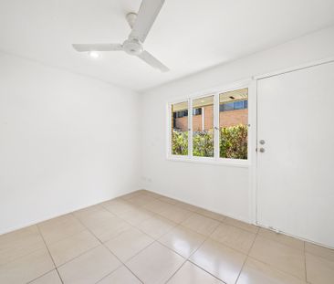 2/9 Westerham Street, TARINGA - Photo 2